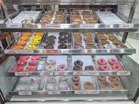 Dunkin' Donuts — photograph 3
