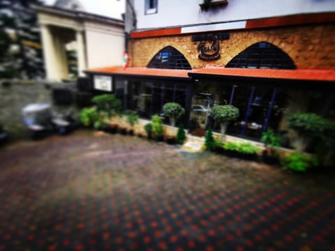 Achrafieh Cafe — photograph 3