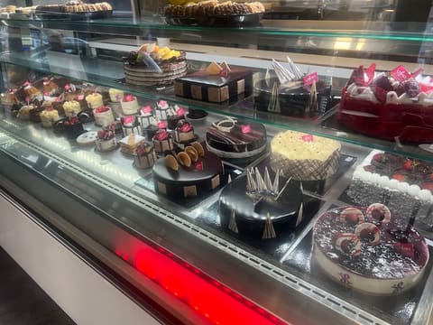 Douaihy Sweets — photograph 4