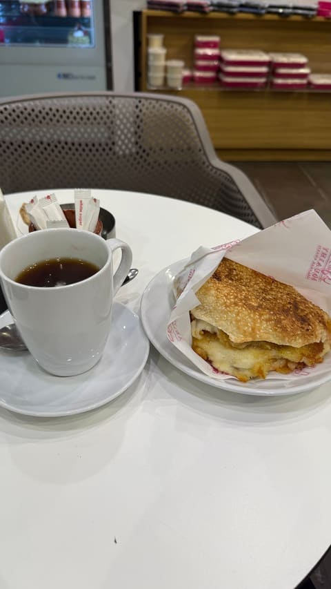Douaihy Sweets — photograph 6