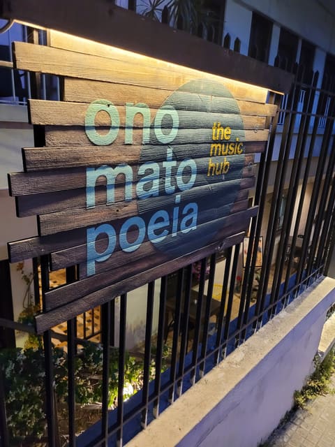 Onomatopoeia — photograph 6