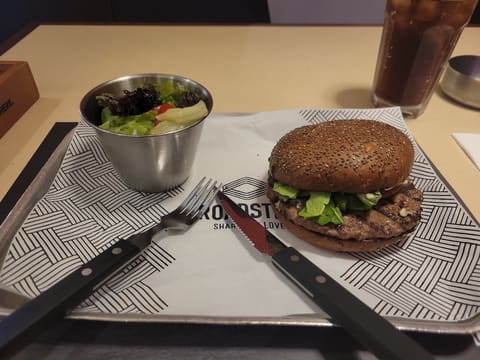 Roadster Diner — photograph 3