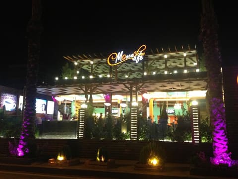 Moccachino Cafe — photograph 3