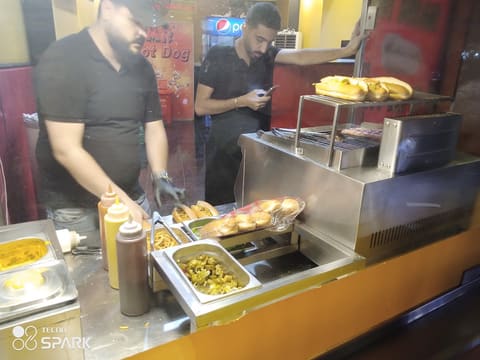 Hotdog rest — photograph 4