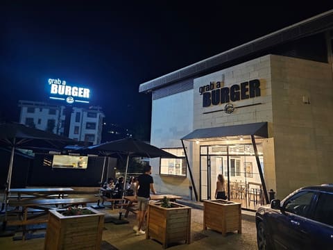 Classic Burger kfardebian — photograph 5