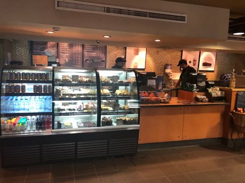 Starbucks — photograph 6