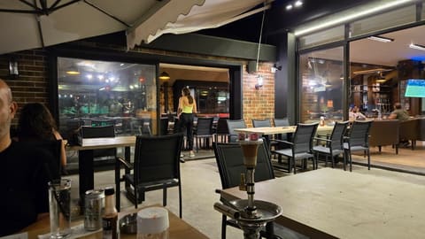 Roots Eatery — photograph 6