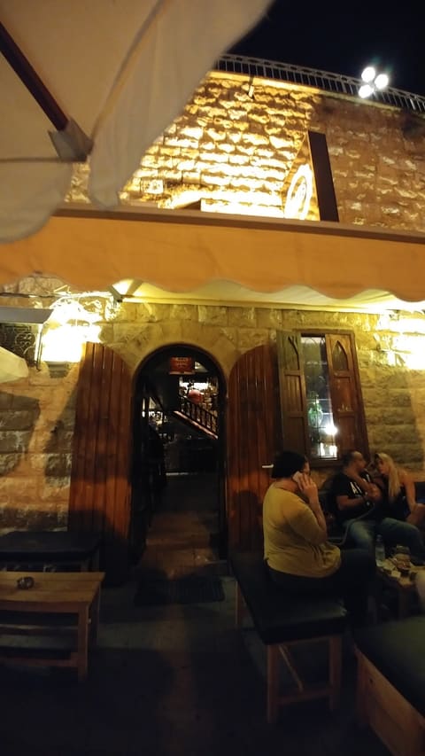 Moods Pub — photograph 4
