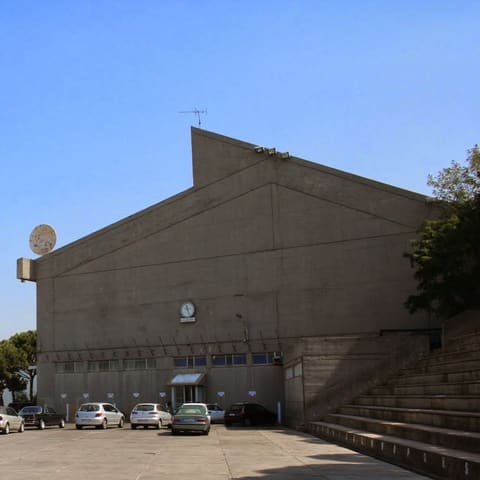 Palais Des Sports Cafeteria — photograph 3
