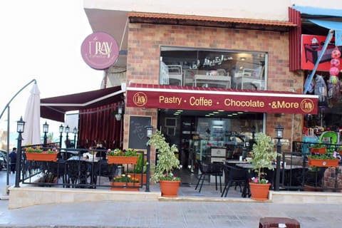 Ray’s Cafe — photograph 6