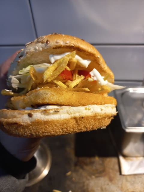 Mikey's snack bar — photograph 3