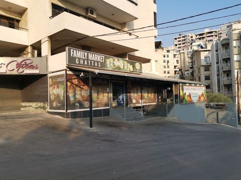 Family Market — photograph 3