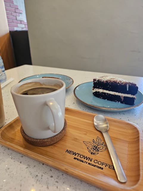 Newtown Caffee — photograph 3