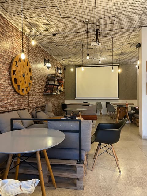 Chronicles Coffee House — photograph 3