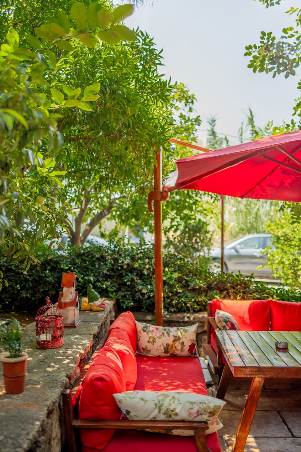 Al Mandaloun Café