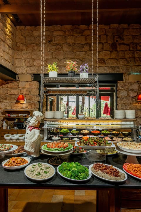 Al Mandaloun Café — photograph 5