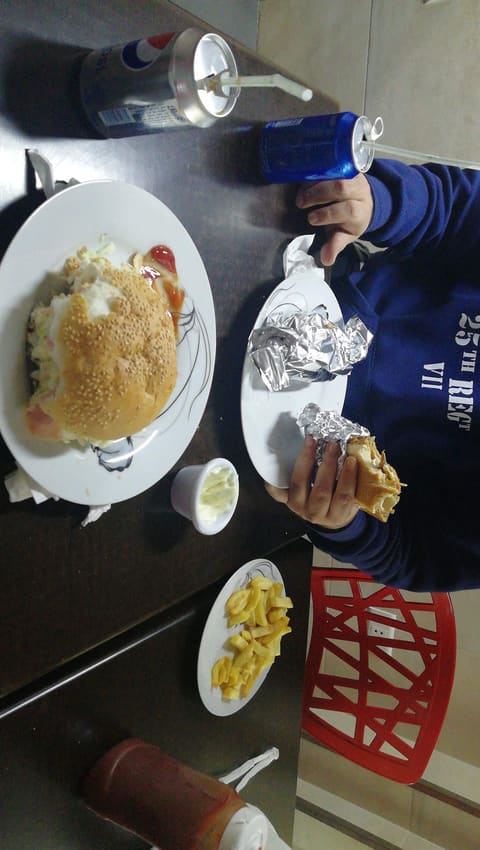 Pizza & Burger — photograph 5