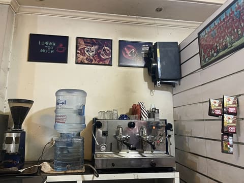 Friends Cafe — photograph 6
