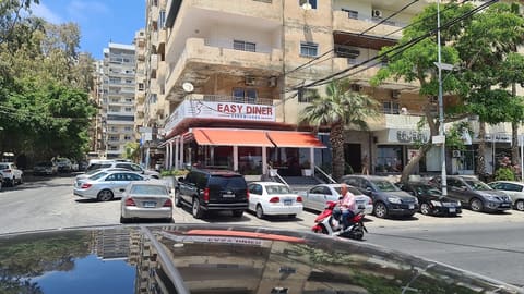 Easy Diner — photograph 4