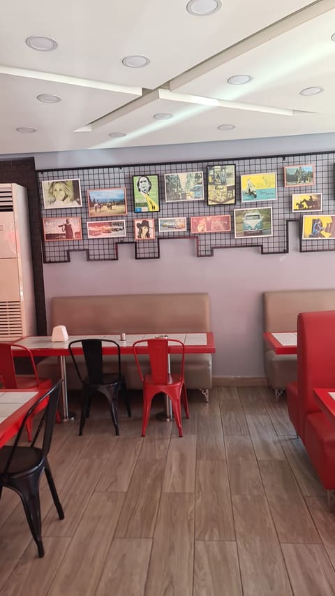 Easy Diner — photograph 5