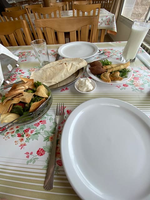 Georges Restaurant — photograph 5