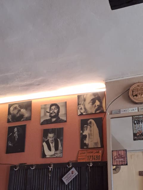 Groupy cafe — photograph 2