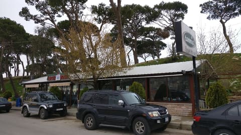 Burger house — photograph 6
