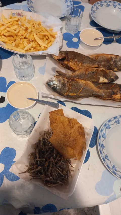 fish food takeaway — photograph 5