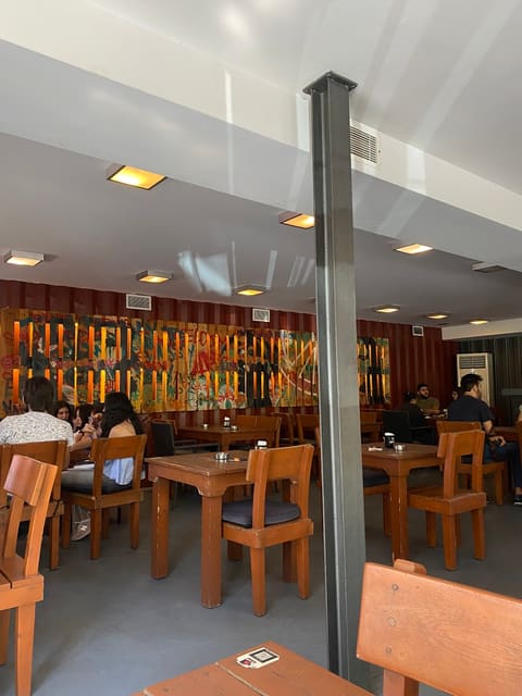 cozy cafe — photograph 3
