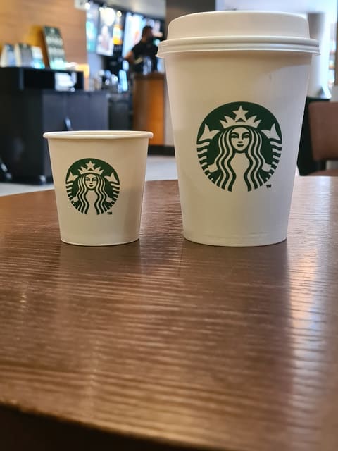 Starbucks — photograph 3