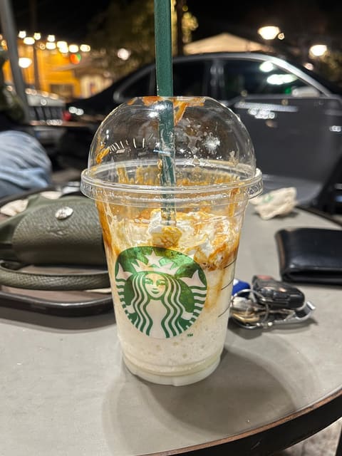Starbucks — photograph 6