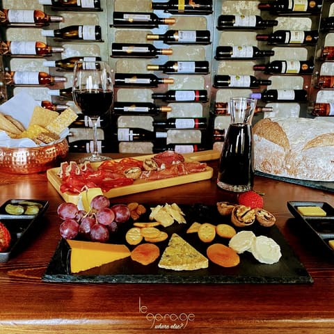 Le Garage — photograph 3