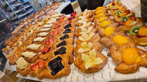 Yammine Bakery — photograph 5