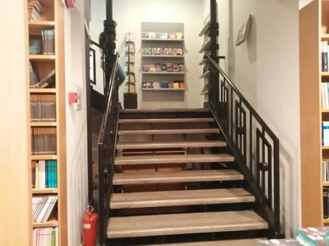 Librairie Antoine Hamra — photograph 3