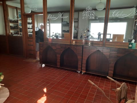 Chateau Muzar — photograph 6