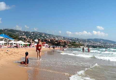 Public Beach — photograph 4