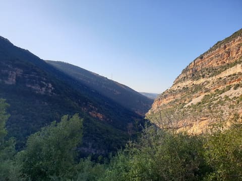 Kfarhelda Waterfall — photograph 5