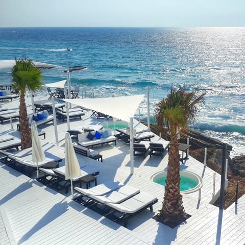 Orchid Beach Lounge — photograph 2