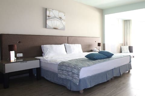 Castel Mare Beach Hotel & Resort — photograph 2