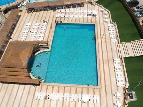 Aqua Island Resort — photograph 2