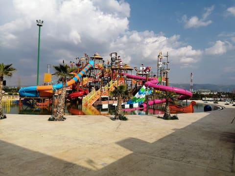 Mambo Beach & Waterpark — photograph 2