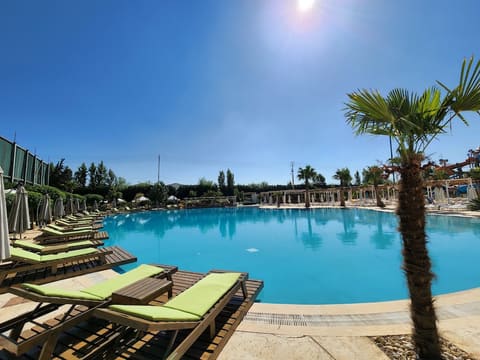 Mambo Beach & Waterpark — photograph 3