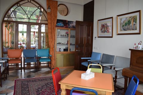 Damask Rose Lebanese Guest House — photograph 6