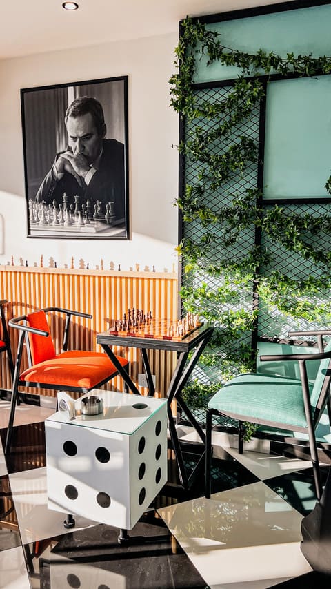 Dice Café — photograph 6