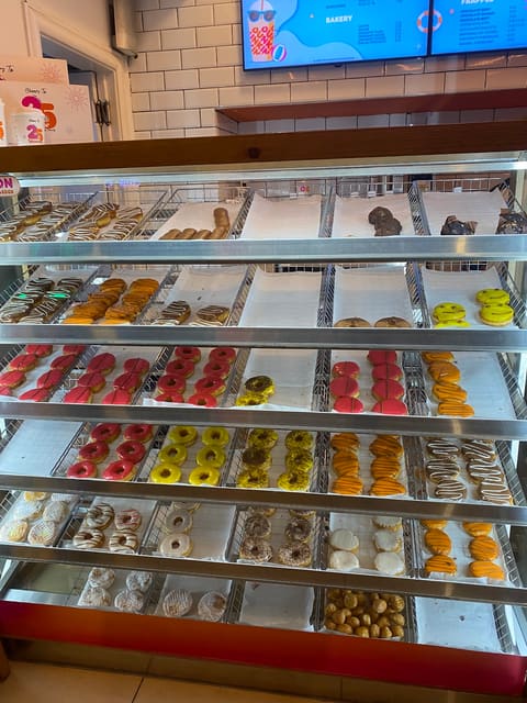 Dunkin Donuts — photograph 4