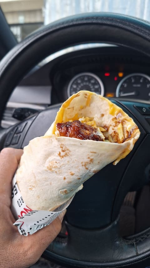 Boneless — photograph 3