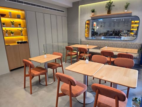 Flo Cafe — photograph 4