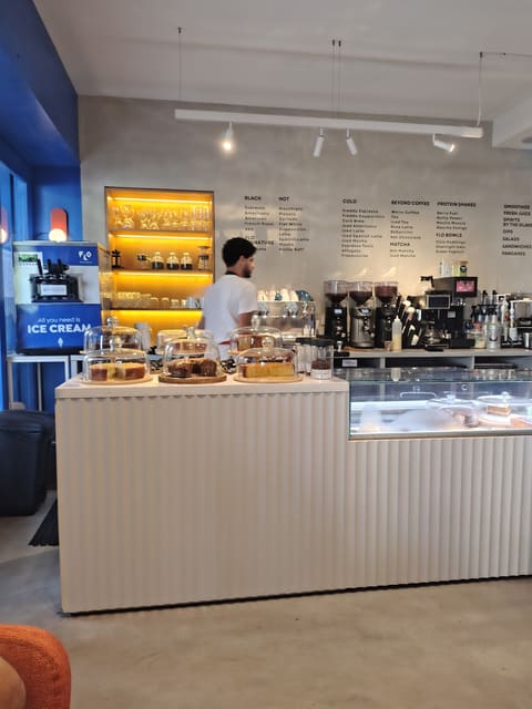Flo Cafe — photograph 5