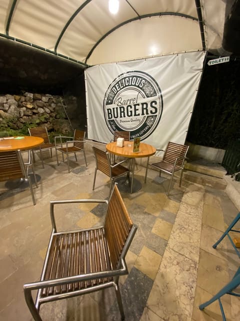 Barrel Burgers — photograph 6