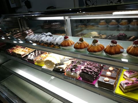 Al Safa Sweets — photograph 4